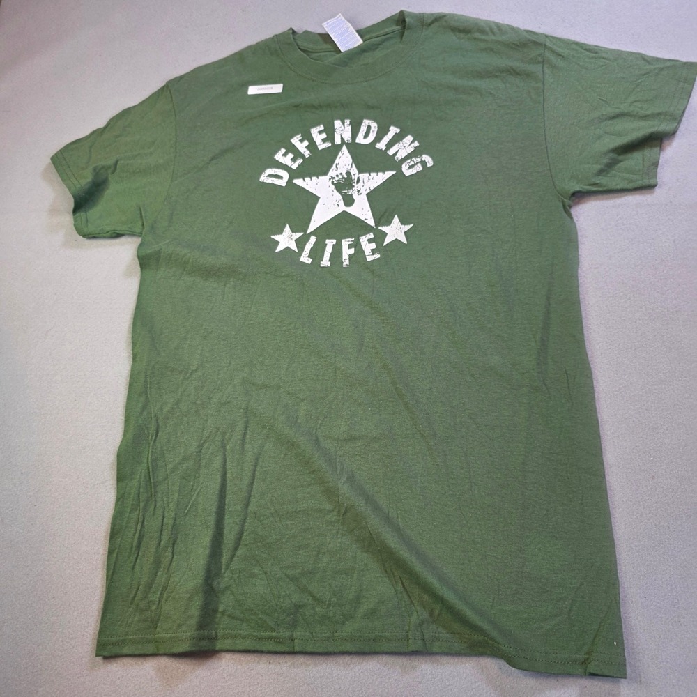 Gildan Heavy Cotton Defending Life Graphic T-Shirt Mens Medium Olive Green